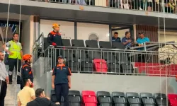 Spor salonunda ahşap dekorasyon tribünün üzerine düştü: 7 yaralı