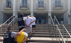 Suçüstü yakalandılar: 7,5 gram skunk ve para ele geçirildi!