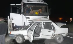 Tır ile otomobil çarpıştı: Karı koca hayatını kaybetti