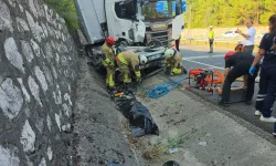 Tırın çarptığı otomobil 10 metre sürüklendi: Sürücü öldü
