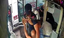 Trafikte yol verme kavgası: Ambulans şoförü otobüs şoförünü darbetti