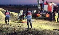Devrilen traktörün altında kalan çift yaşamını yitirdi