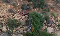Uçurumdan yuvarlanan vincin sürücüsü olay yerinde öldü