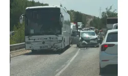 Yolcu otobüsü ile ticari araç çarpıştı: 5 yaralı