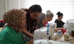 Yunusemre’de kadınlar dikiş kurslarıyla üretime katılıyor