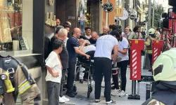 6 katlı iş yerinde yangın: Bir kişi birinci kattan atladı