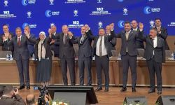 9 belediye başkanı AK Parti’ye katıldı: Rozetleri Erdoğan taktı