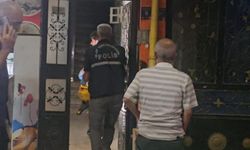 Aynı evde bulunan üç kişi arasında kavga: İki kişi yaralandı, bir şüpheli kaçtı.