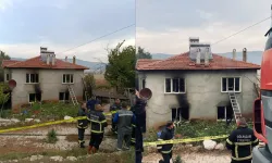 İki katlı müstakil evde yangın çıktı: Baba ile kızı hayatını kaybetti
