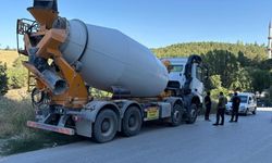 Beton mikseri ile otomobil çarpıştı: 1'i ağır 5 yaralı