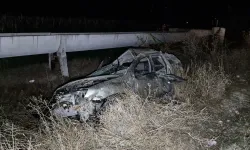 Beton sulama kanalına çarpan otomobilden savrulan 30 yaşındaki kişi öldü