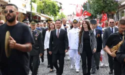 Çeşme kurtuluşunun 104. yılını gururla kutladı