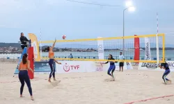 Çeşme’de uluslararası plaj voleybolu heyecanı