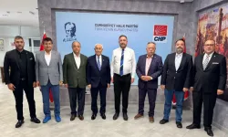 CHP İzmir’de deneyimli il başkanları yeniden sahada
