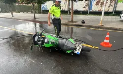 Devrilen motosiklet araca çarptı: Genç sürücü kurtarılamadı