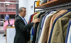 Efeler’de ihtiyaç sahiplerine ücretsiz giyim desteği