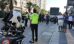 Feci kaza: Tırla çarpışan motosiklet kamyonete savruldu, sürücü hayatını kaybetti