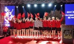 İzmir, genç plaj voleybolcularını Foça’da ağırlıyor