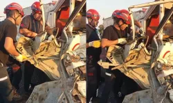 Feci kaza! Kamyonet tıra arkadan çarptı, 2 kişi öldü