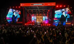 İEF geceleri müzik ve kahkaha dolu: Mert Demir ve Doğu Demirkol sahnedeydi