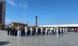 İzmir’de 9 Eylül coşkusu meydanlarda hissedildi