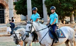 İzmir’de atlı jandarma 12 ilçede devriye geziyor