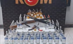 Kaçak alkol ve sigara operasyonu: Çok sayıda ürün ve silah ele geçirildi