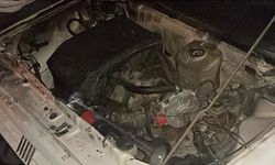 Korkutan anlar! Seyir halindeki otomobilin motoru alev aldı