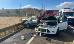 İzmir Ödemiş'te iki otomobilin çarpıştığı kazada 1'i çocuk 6 kişi yaralandı