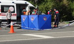 Otomobil çarptı, metrelerce savruldu: 55 yaşındaki kişi öldü