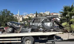 Rampadan hareket ettirdiği otomobilinin midibüse çarpması sonucu öldü