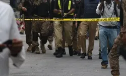 Pakistan’da cami yakınında patlama: En az 15 ölü, 50’den fazla kişi yaralı