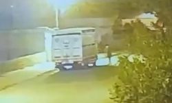 Park halindeki kamyonet kundaklandı: O anlar kamerada!