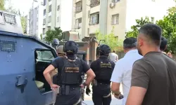 Polis yakalamak için adrese gitti, şüpheli el bombasıyla kendini eve kilitledi
