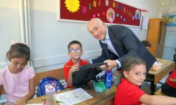 Seferihisar’da öğrencilerin çantaları belediyeden