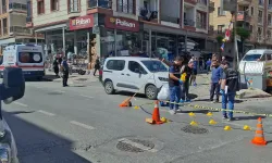 Seyir halindeki otomobile kurşun yağmuru: 1 ölü
