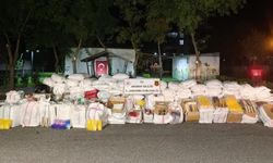 Şüpheli hareketleri ele verdi! Tırdan binlerce kaçak ürün çıktı