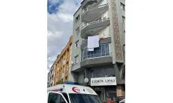 Temizlik yaptığı sırada 5'inci kattaki balkondan düşen kadın hayatını kaybetti