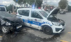 Trafik ışıklarında kaza: 2’si polis 5 kişi yaralandı