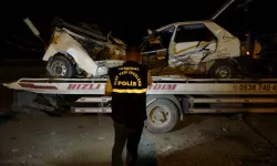 Üç araç çarpıştı: Otomobil ikiye bölündü, 1 ölü