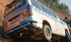 Uganda'da cenazeye gidenleri taşıyan minibüs devrildi: 3 ölü, 10 yaralı