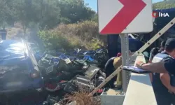 Virajı alamayan kamyon park halindeki araca çarptı: 1 ölü