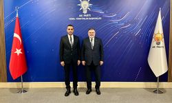 Çiğli Belediye Başkanı Onur Emrah Yıldız resmen AK Parti'ye geçti
