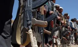 Yemen’de üst düzey Husi komutanı 6 korumasıyla öldürüldü