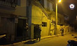 Zehir tacirlerine darbe: Binlerce hap ve silah ele geçirildi!