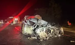 Bariyerlere çarpan otomobil yanarak karşı şeride geçti: 1 ölü