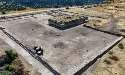 Blaundos'ta 2 bin 500 yıllık duvar gün yüzüne çıktı