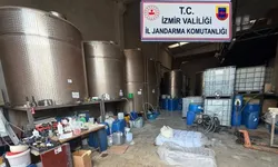 İzmir'de iş yerine operasyon: 21 bin 20 litre etil alkol ele geçirildi