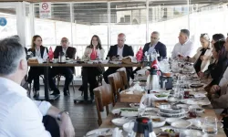 Çeşme'de yeni dönem projeleri muhtarlarla görüşüldü