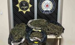 Narkotik ekiplerinden operasyon: Çöp poşetleri ve bidonlardan kilogramlarca esrar çıktı